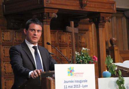 Manuel Valls au synode : “L’apport des religions peut être positif”