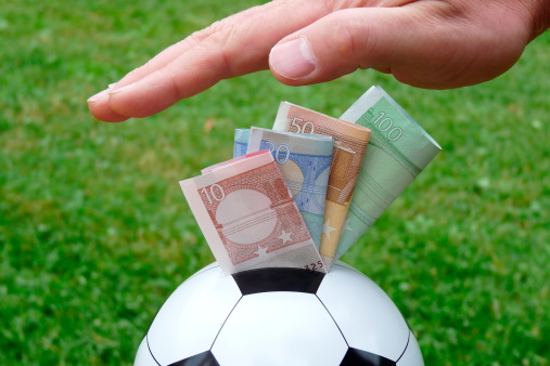 Corruption et football : carton rouge !